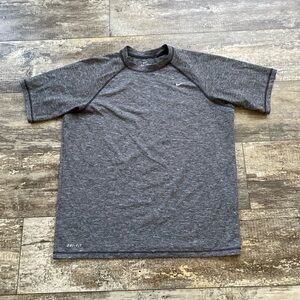 Men’s Gray Nike Shirt Size Medium
